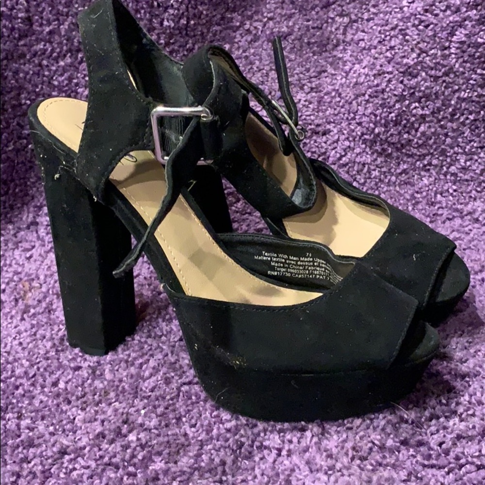 Platform sandals